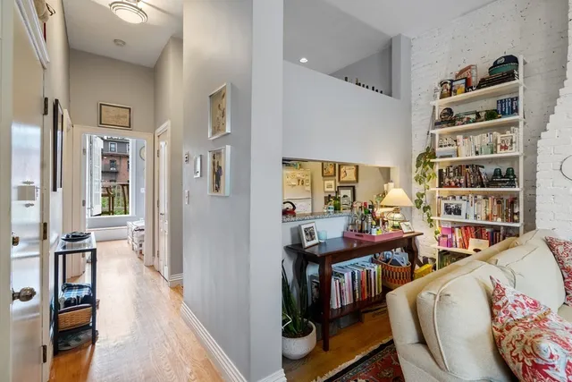 $3,300 | 406 Columbus Avenue, Unit 2, Boston, MA 02116