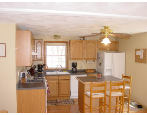 8 Crest Road Billerica, MA 01821 - Photo 3 of 9 Gallery Image 3