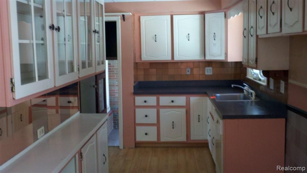16930 Inkster Road Redford, MI 48240 - Photo 11 of 24 Kitchen