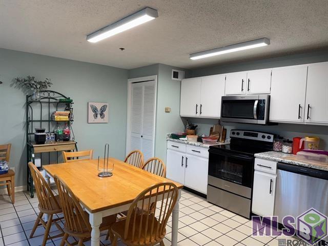 11550 Southfork Avenue, Unit 111 Baton Rouge, LA 70816 - Photo 5 of 20 Community Kitchen