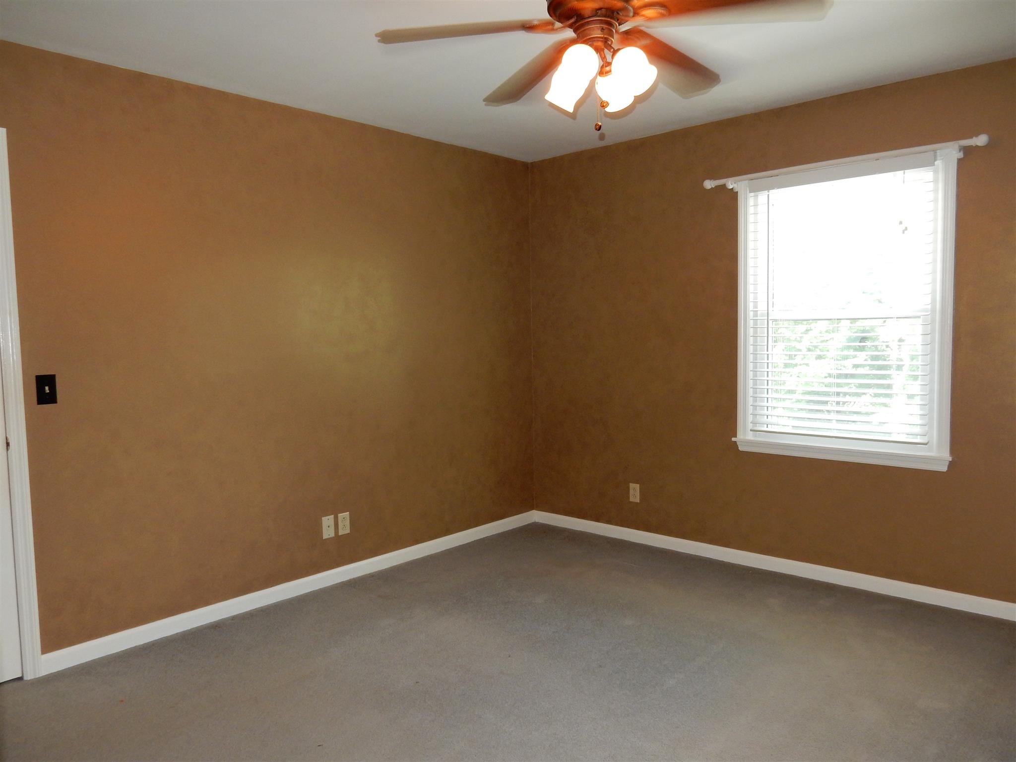 2884 Cages Bend Road Gallatin, TN 37066 - Photo 17 of 26 an empty room with a window