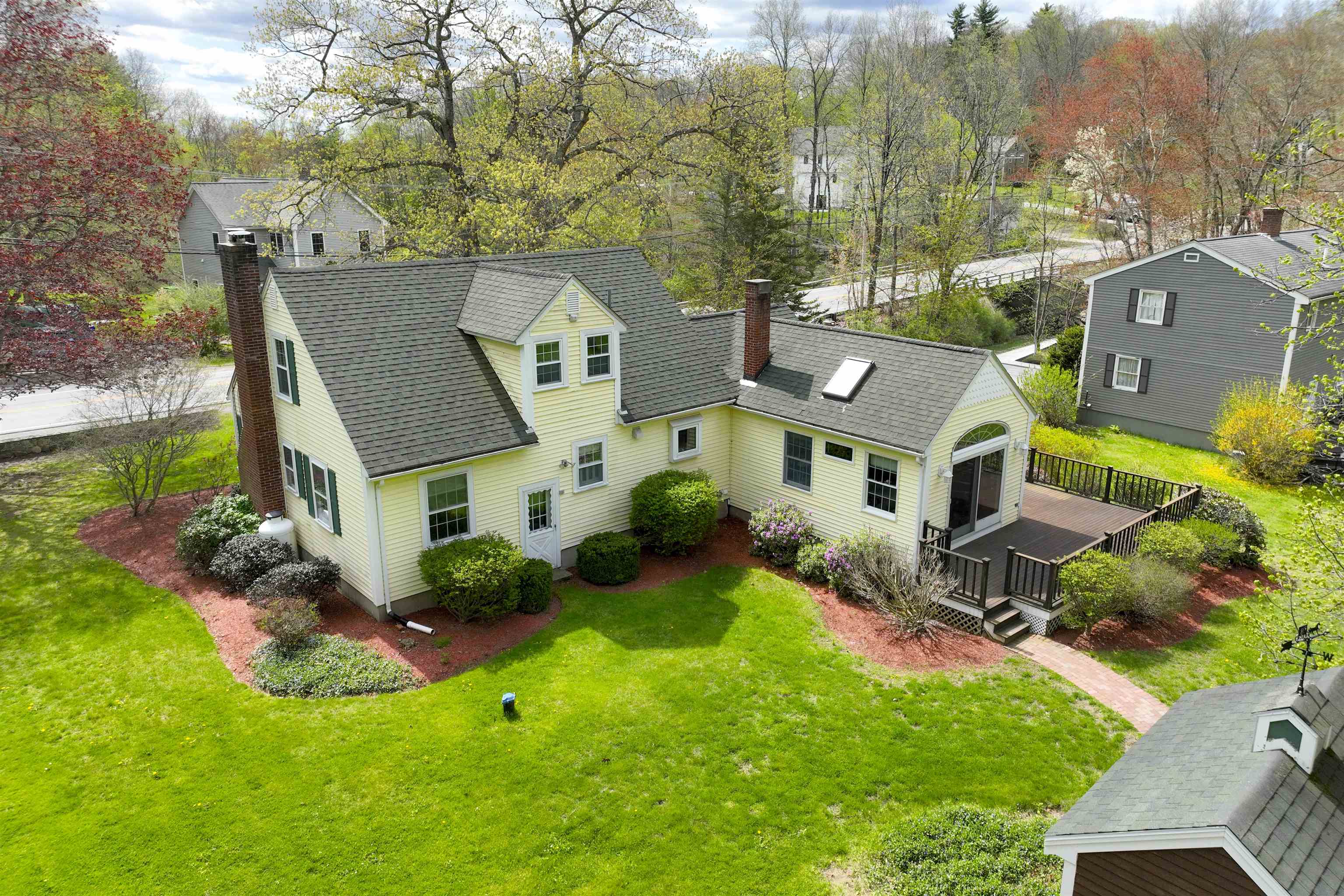 95 Kingston Road Exeter, NH 03833 - Photo 2 of 60
