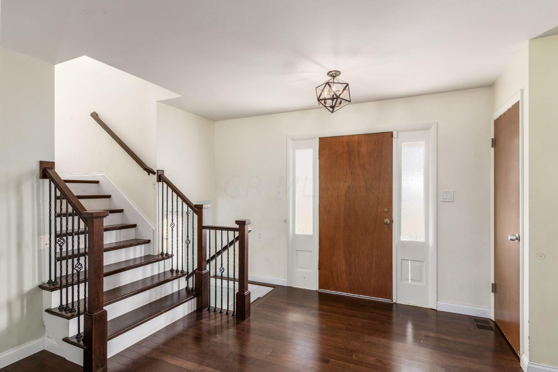 4453 Willowbrook Road Columbus, OH 43220 - Photo 5 of 29 008_E 4453 Willowbrook Rd-094