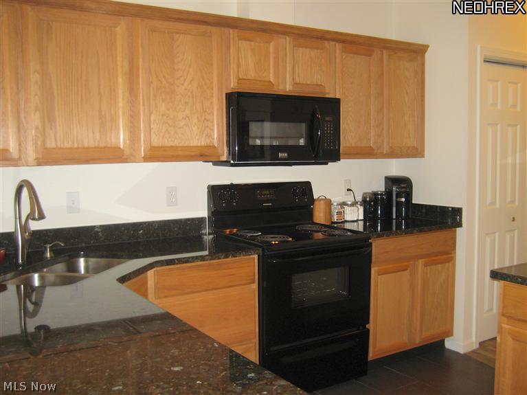 166 Wilcox Road Youngstown, OH 44515 - Photo 4 of 21 Gallery Image 4