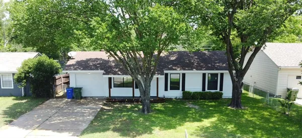 $1,850 | 11221 Trail Lane, Balch Springs, TX 75180