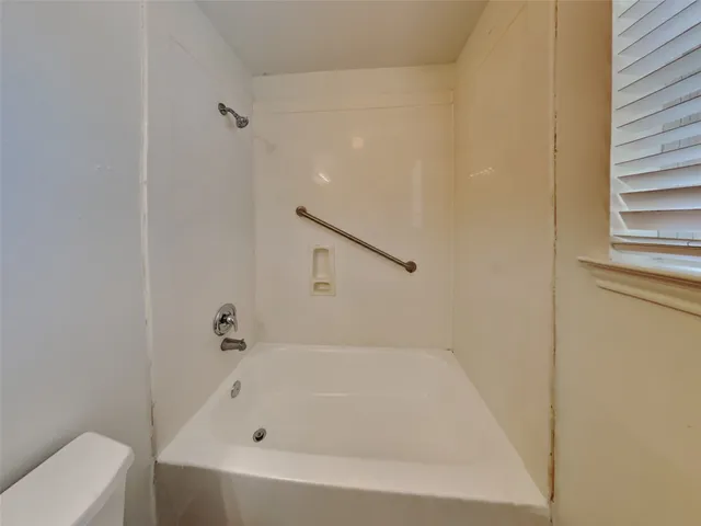 $1,950 | 2114 English Green Way, Fresno, TX 77545