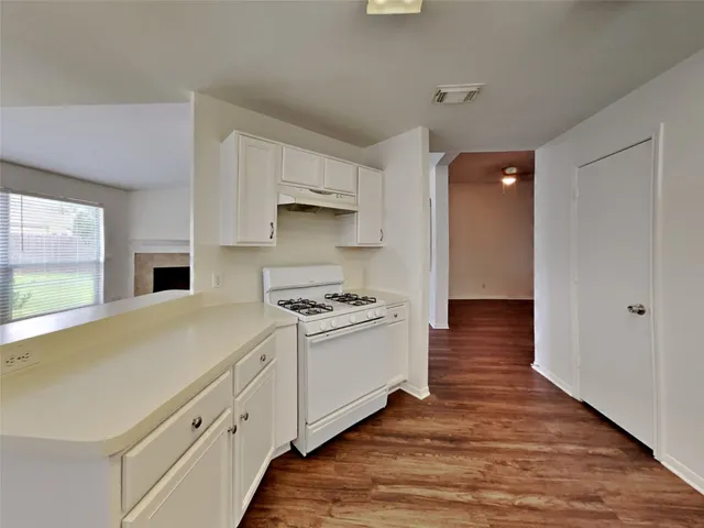 $1,950 | 2114 English Green Way, Fresno, TX 77545