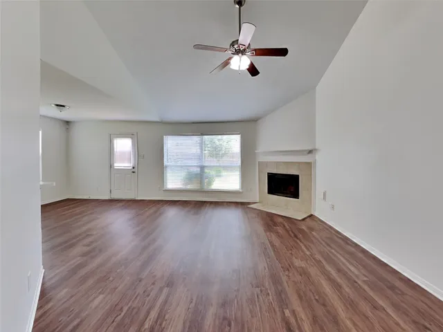 $1,950 | 2114 English Green Way, Fresno, TX 77545