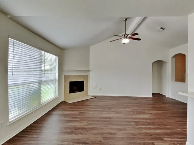 $1,950 | 2114 English Green Way, Fresno, TX 77545