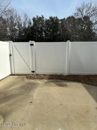 $1,100 | 3929 Sterling Pointe Drive, Unit AAA5, Winterville, NC 28590