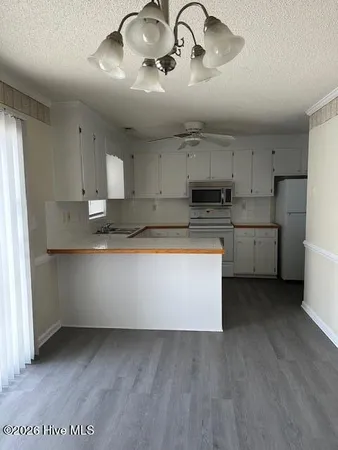 $1,100 | 3929 Sterling Pointe Drive, Unit AAA5, Winterville, NC 28590