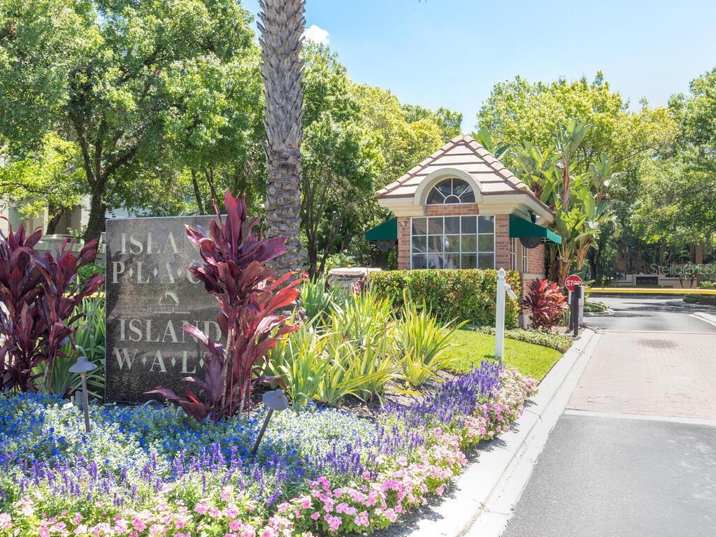 845 Normandy Trace Road Tampa, FL 33602 - Photo 2 of 53