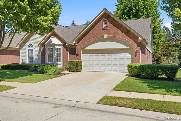 $3,300 | 4421 Honeysuckle Drive, Sterling Heights, MI 48314