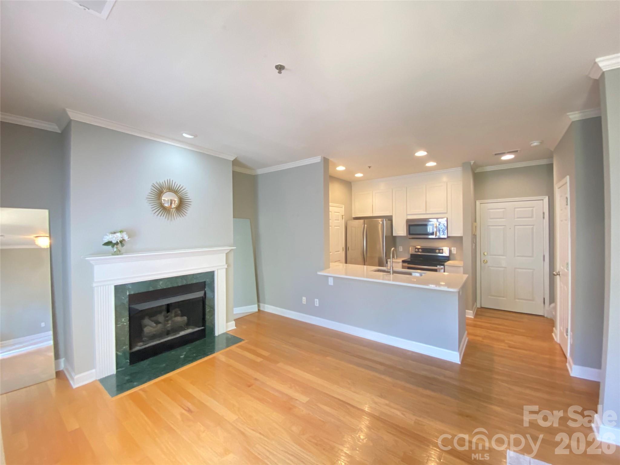 416 Queens Road, Unit 19 Charlotte, NC 28207 - Photo 6 of 23 Gallery Image 6