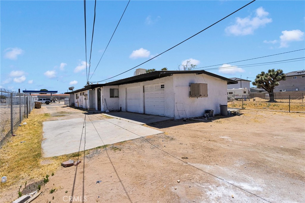 16396 Yucca Street Hesperia, CA 92345 - Photo 8 of 25