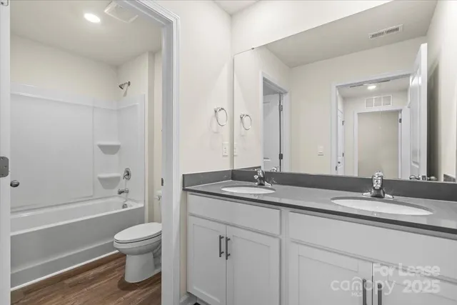 $2,300 | 1339 37th Ave Lane Northeast, Hickory, NC 28601