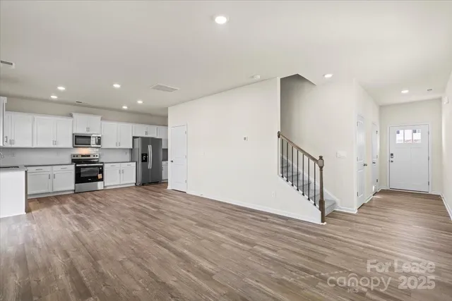 $2,300 | 1339 37th Ave Lane Northeast, Hickory, NC 28601