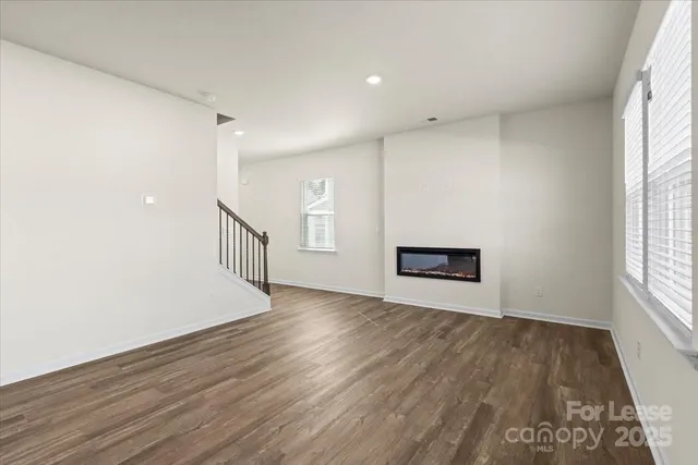 $2,300 | 1339 37th Ave Lane Northeast, Hickory, NC 28601