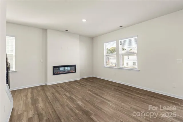 $2,300 | 1339 37th Ave Lane Northeast, Hickory, NC 28601