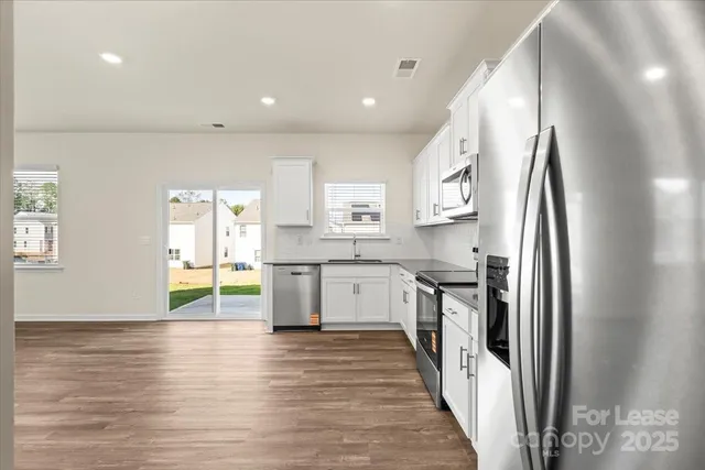 $2,300 | 1339 37th Ave Lane Northeast, Hickory, NC 28601