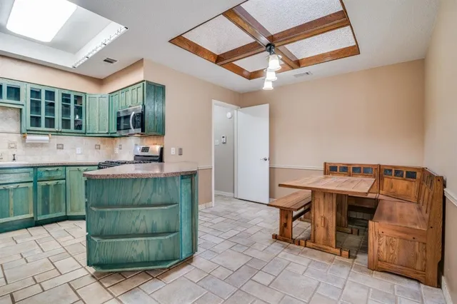 $2,800 | 813 Woodway Lane, Richardson, TX 75081