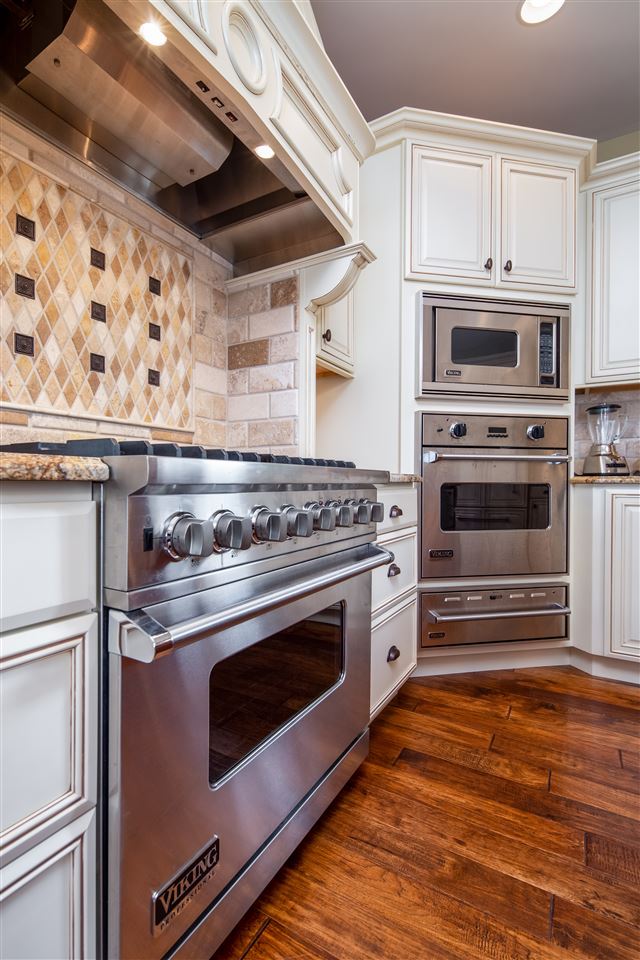 648 South Stony Point Road Suttons Bay, MI 49682 - Photo 20 of 61 1879427-19.JPG