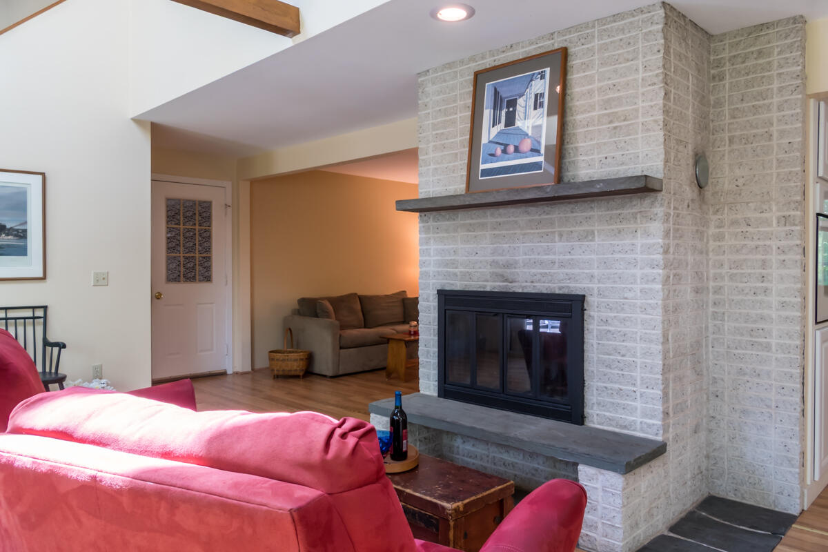 15 Cushing Briggs Road Freeport, ME 04032 - Photo 20 of 86 13-Living room (3 of 3)