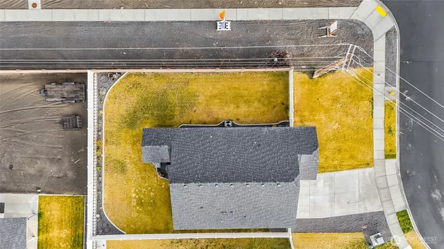 $379,000 | 502 Montana Street, Moses Lake, WA 98837