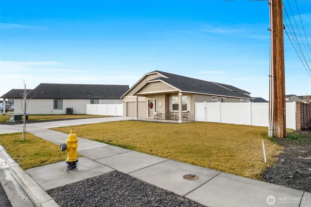 $379,000 | 502 Montana Street, Moses Lake, WA 98837