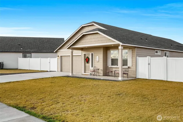 $379,000 | 502 Montana Street, Moses Lake, WA 98837