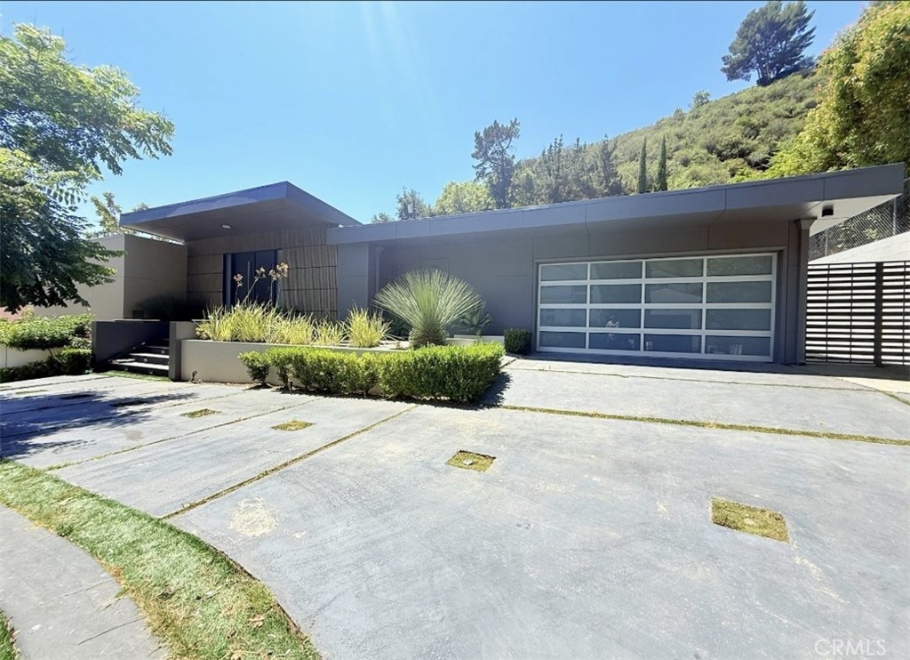 1801 Roscomare Road Los Angeles, CA 90077 - Photo 2 of 38