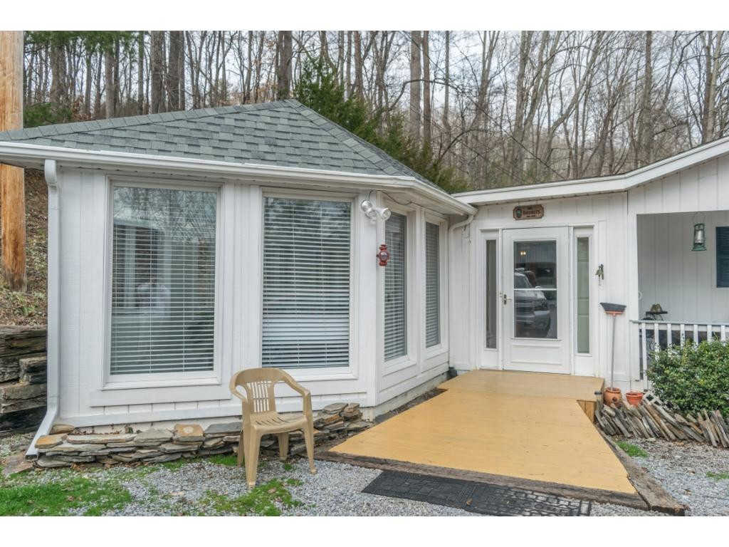 222 Clay Little Road Elizabethton, TN 37643 - Photo 5 of 24 Photo 5