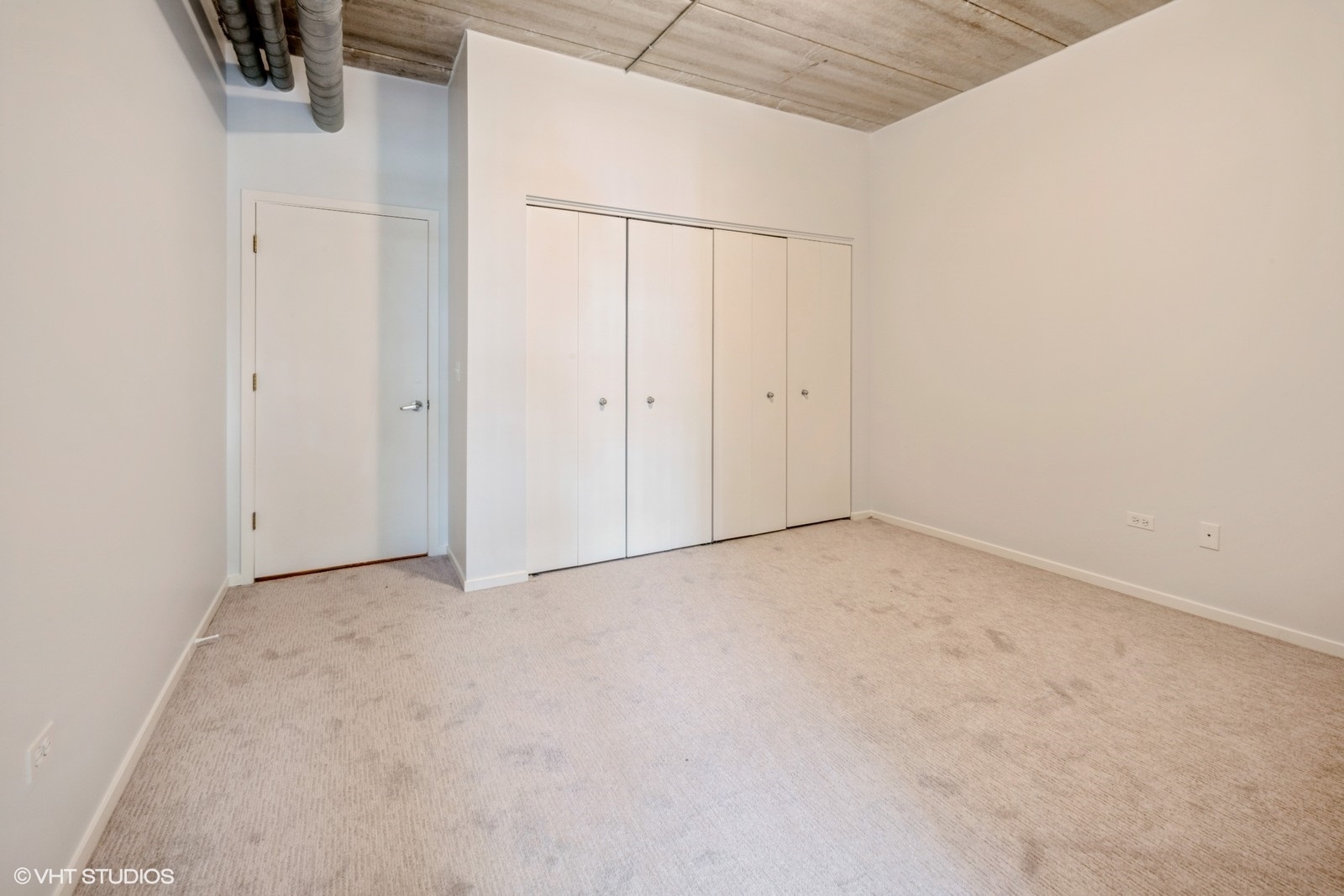 1440 South Michigan Avenue, Unit 322 Chicago, IL 60605 - Photo 6 of 11 a view of an empty room