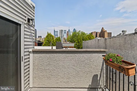 $949,900 | 601 South 17th Street, Philadelphia, PA 19146