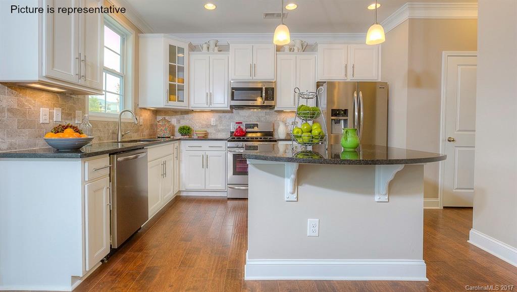 9322 Inverness Bay Road, Unit 109 Charlotte, NC 28278 - Photo 5 of 24 Gallery Image 5