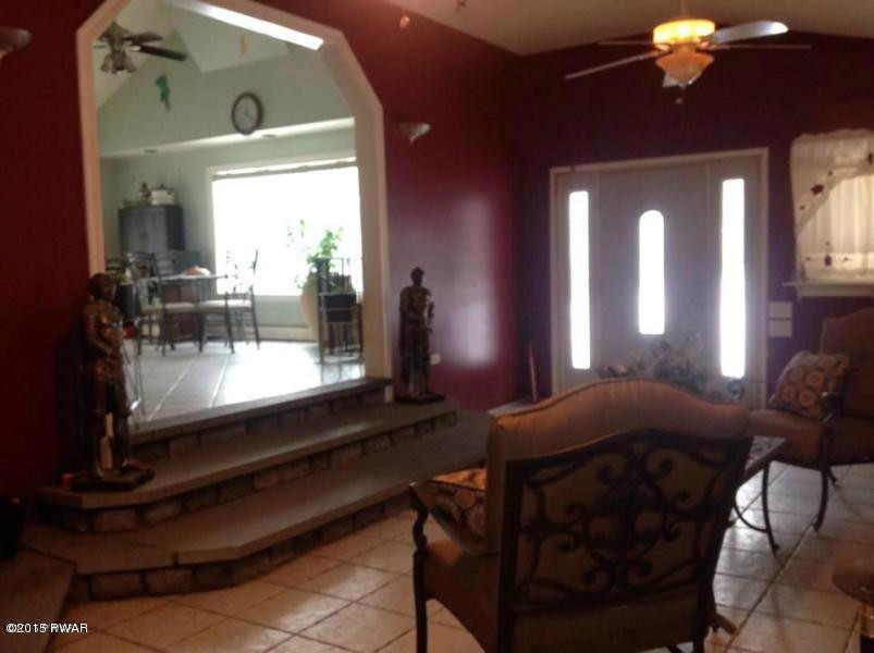 139 Rt 590 Greeley, PA 18425 - Photo 13 of 54