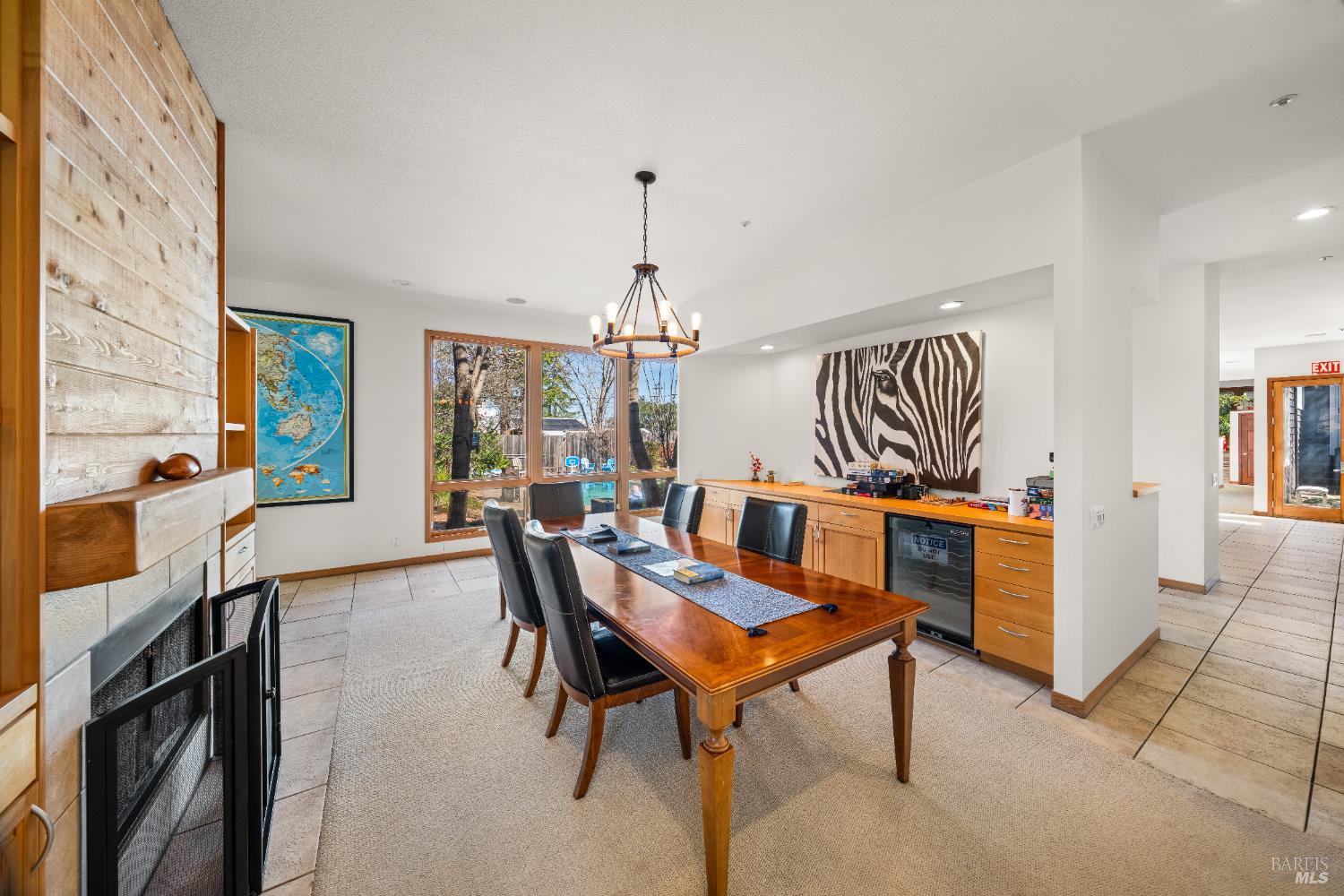 8 Circle Road San Rafael, CA 94903 - Photo 33 of 45 a view of a livingroom with furniture and a kitchen