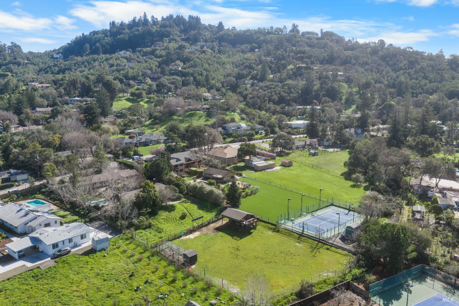8 Circle Road San Rafael, CA 94903 - Photo 44 of 45 an aerial view of a house