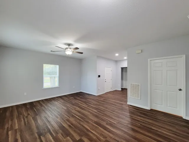 $1,625 | 3201 J P Davis Avenue, Bay City, TX 77414