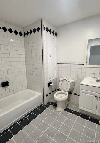 $2,300 | 25 Jimal Drive, Middletown, NY 10940