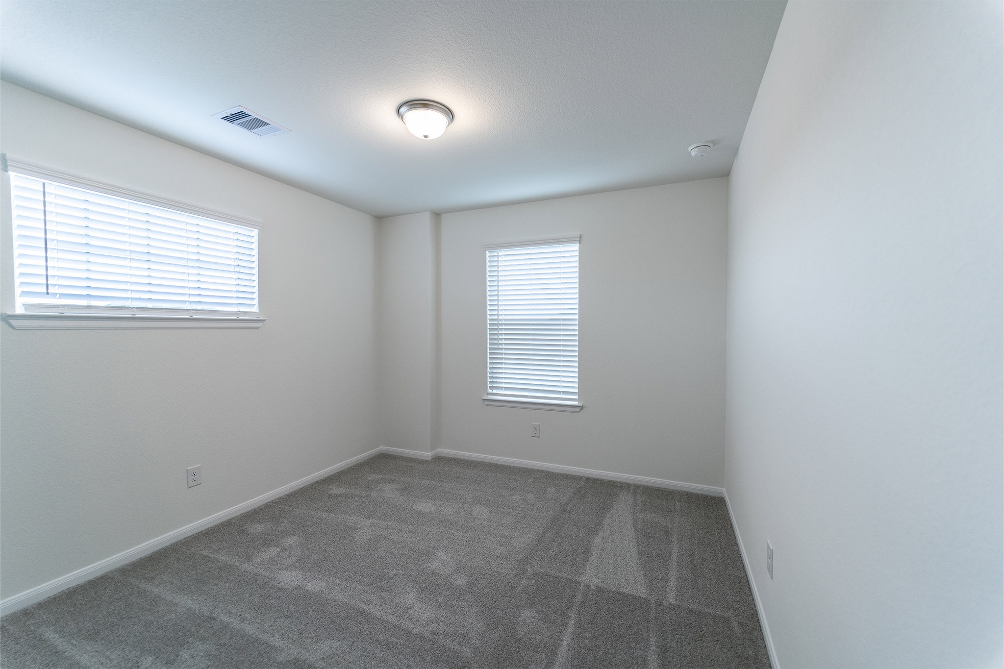 1923 Parks Edge Lane Angleton, TX 77515 - Photo 18 of 25 an empty room with a window