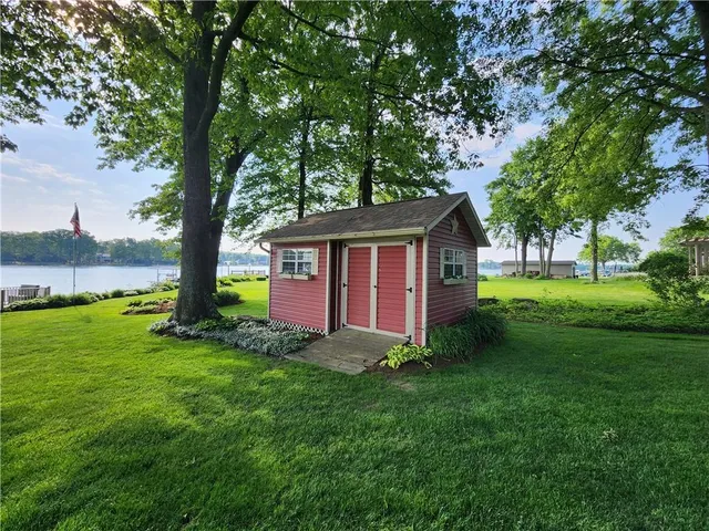 $999,999 | 808 Latonka Drive, Mercer, PA 16137