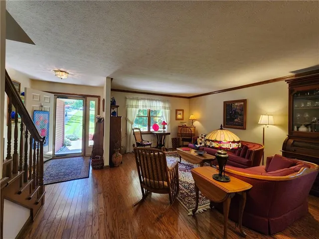 $999,999 | 808 Latonka Drive, Mercer, PA 16137