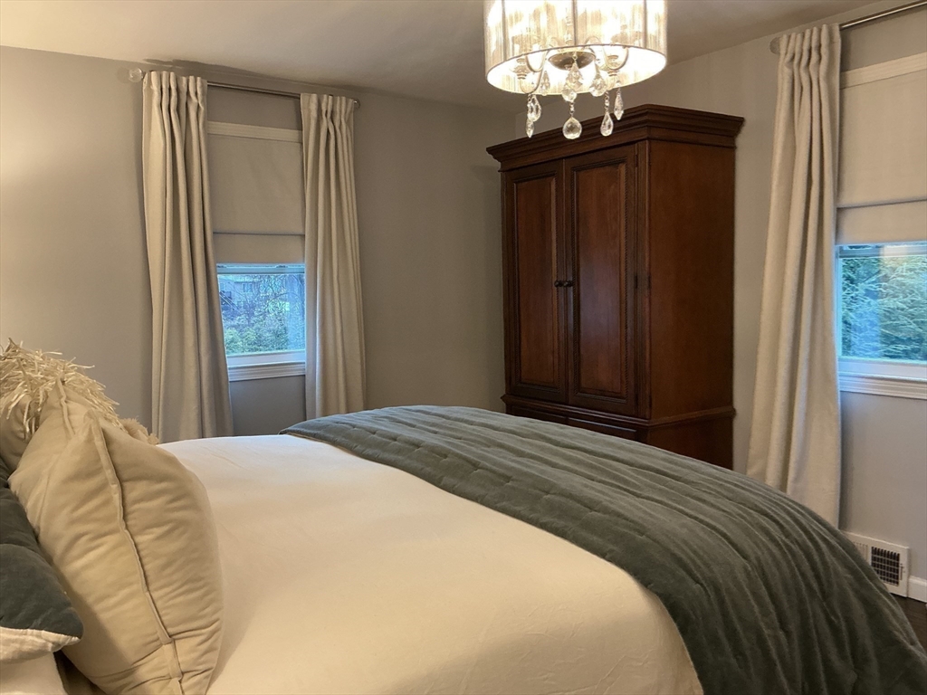 34 Pebble Path Lane West Springfield, MA 01089 - Photo 18 of 35