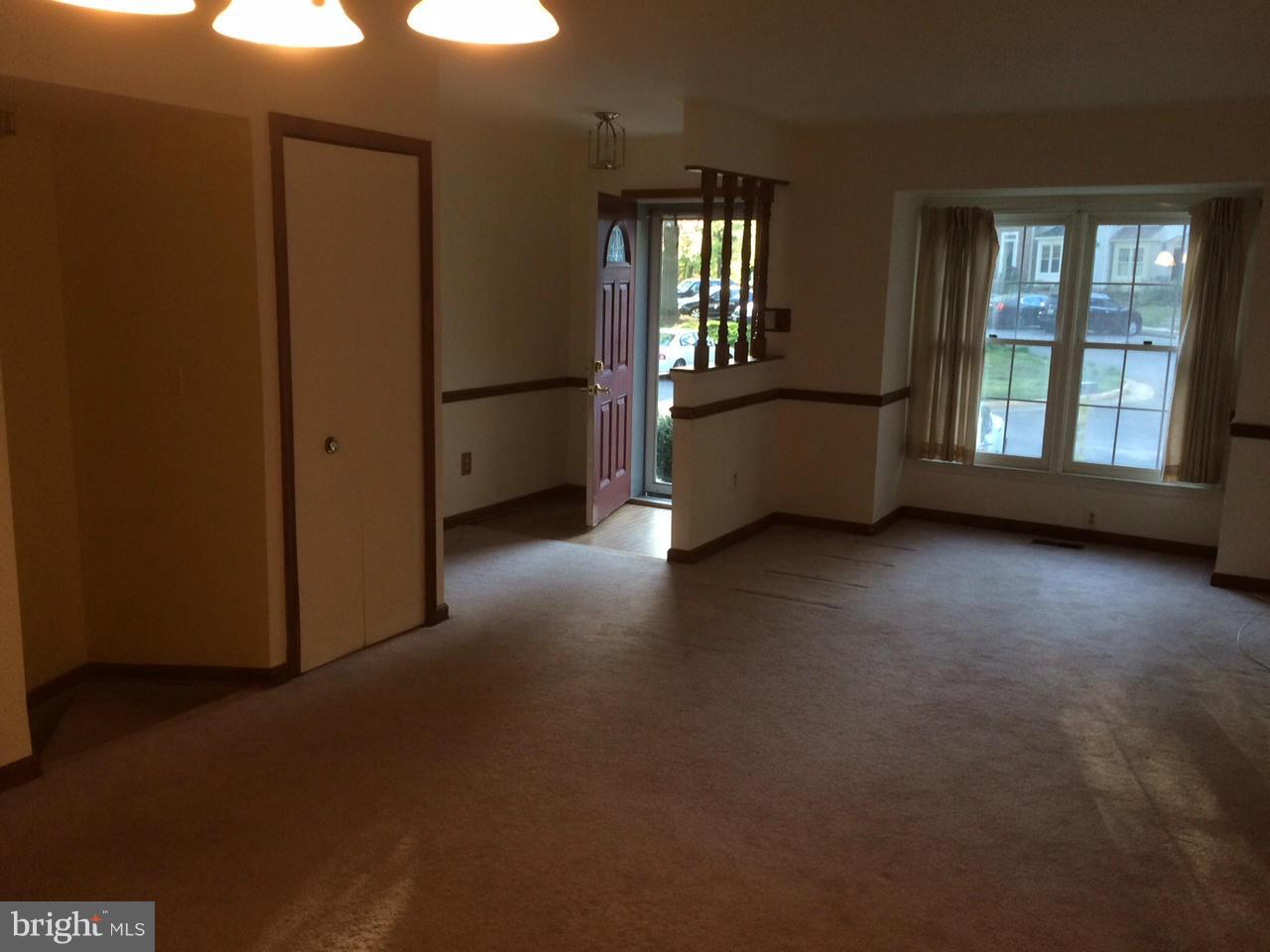 8575 Springfield Oaks Drive Springfield, VA 22153 - Photo 3 of 11 Interior (General)