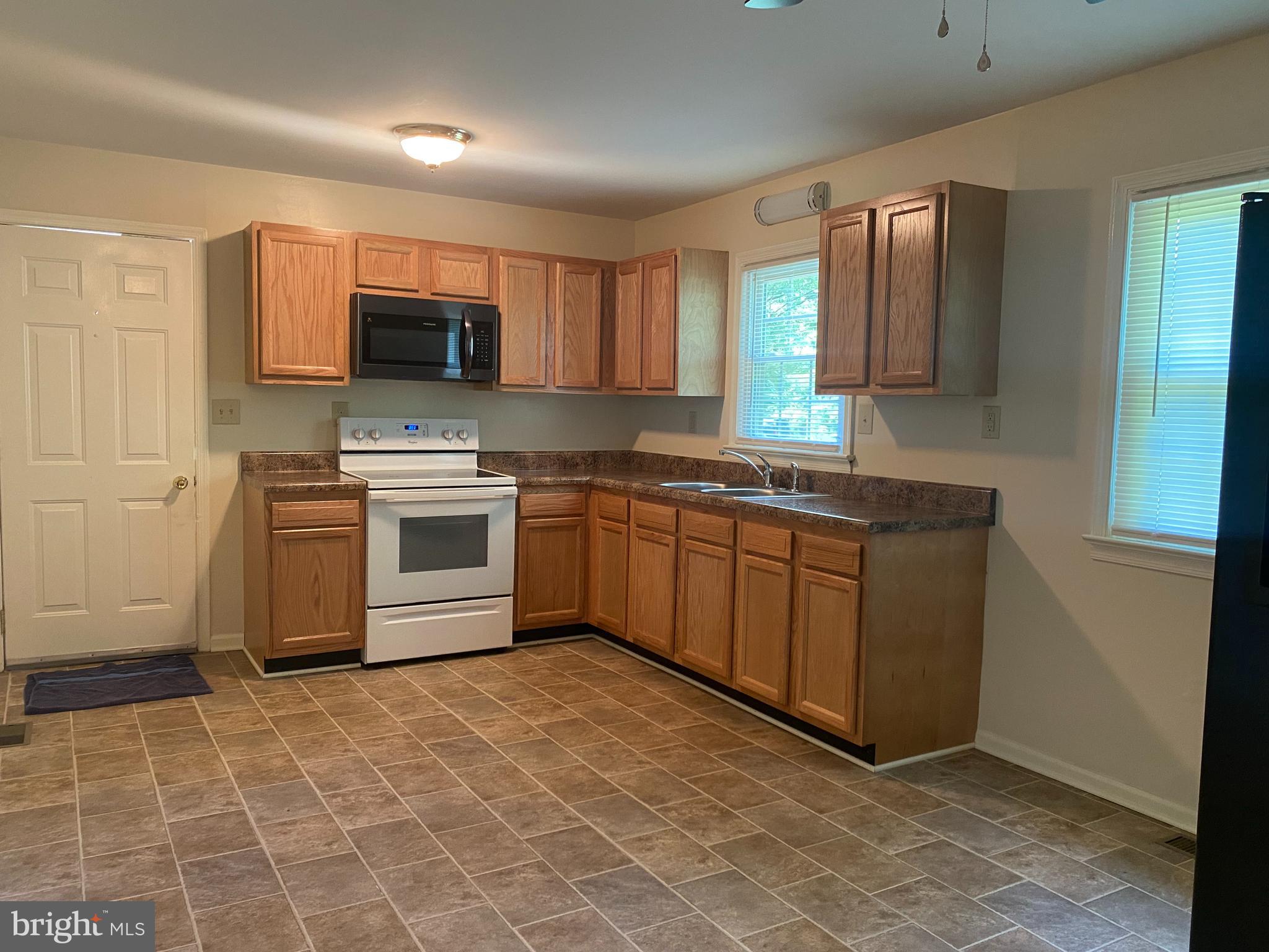 11201 Jacksontown Road Somerset, VA 22972 - Photo 4 of 19 Gallery Image 4