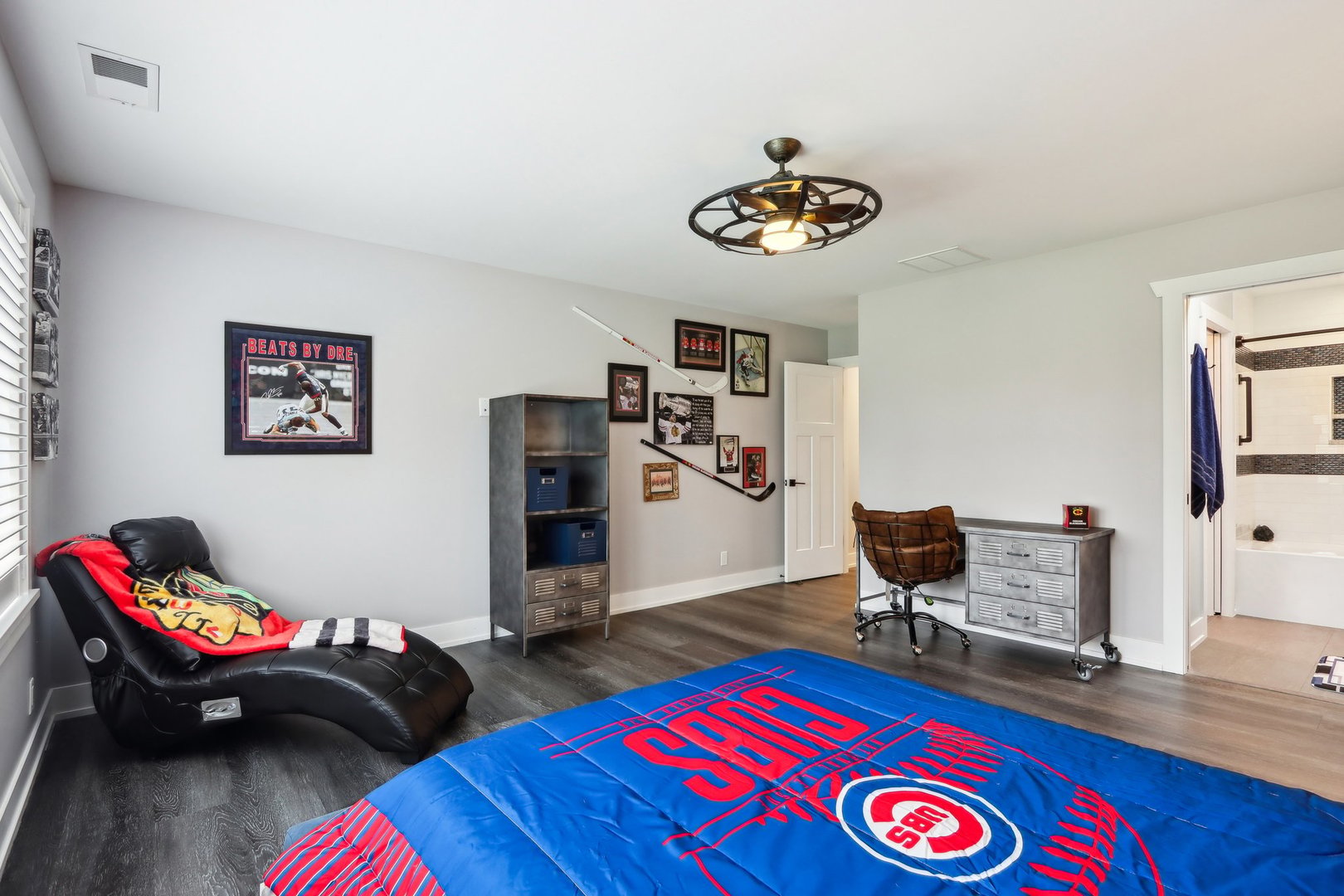 598 Rockefeller Road Lake Forest, IL 60045 - Photo 48 of 86 a living room with furniture and a wooden floor
