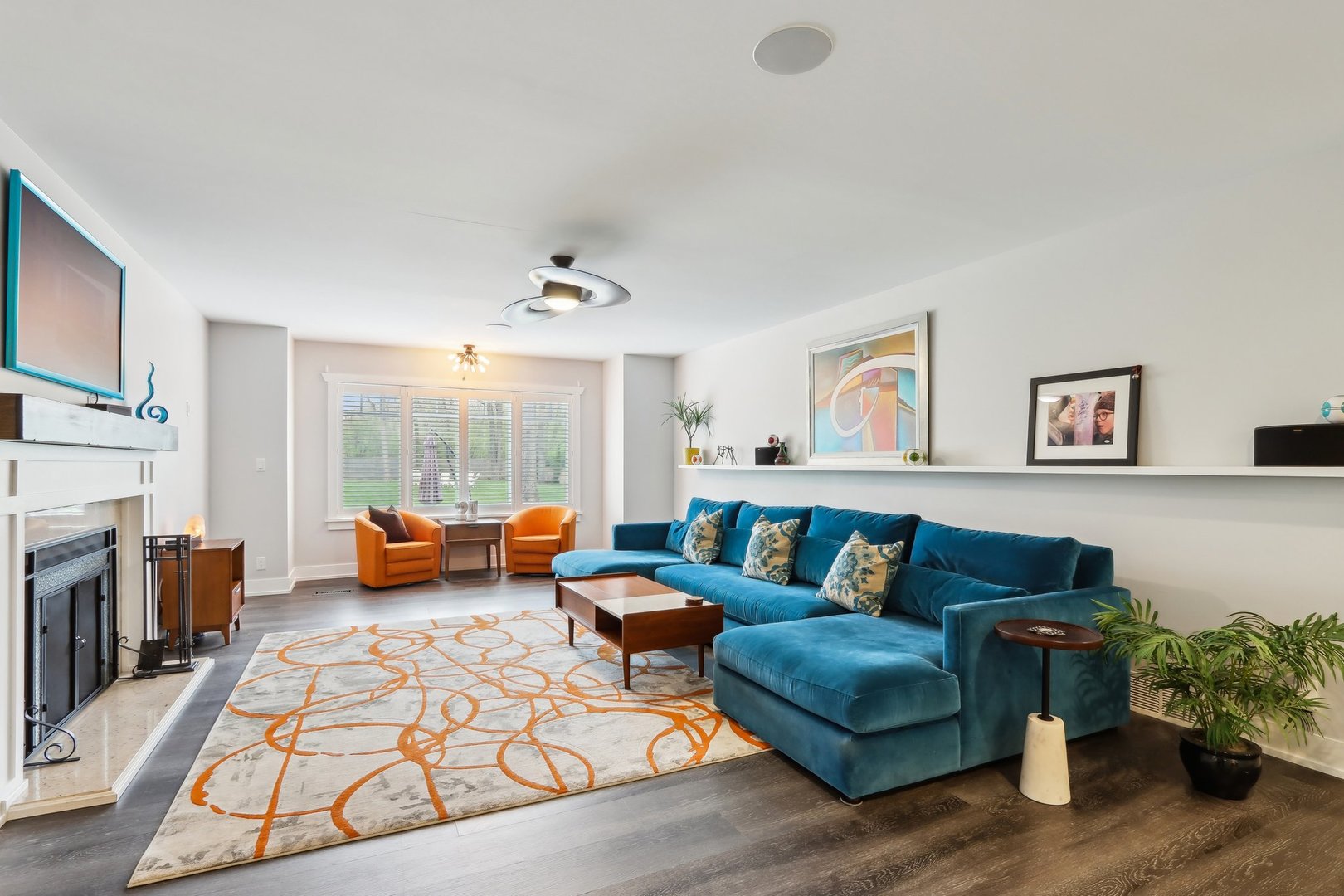 598 Rockefeller Road Lake Forest, IL 60045 - Photo 7 of 86 a living room with furniture and a fireplace