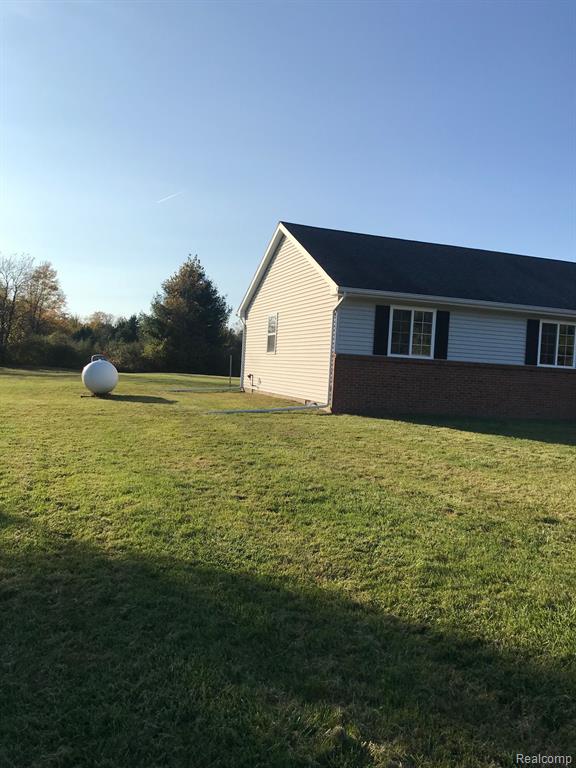 7511 State Road Fort Gratiot, MI 48059 - Photo 3 of 49