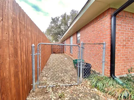 $299,999 | 2820 Whitehurst Drive, Fort Worth, TX 76133